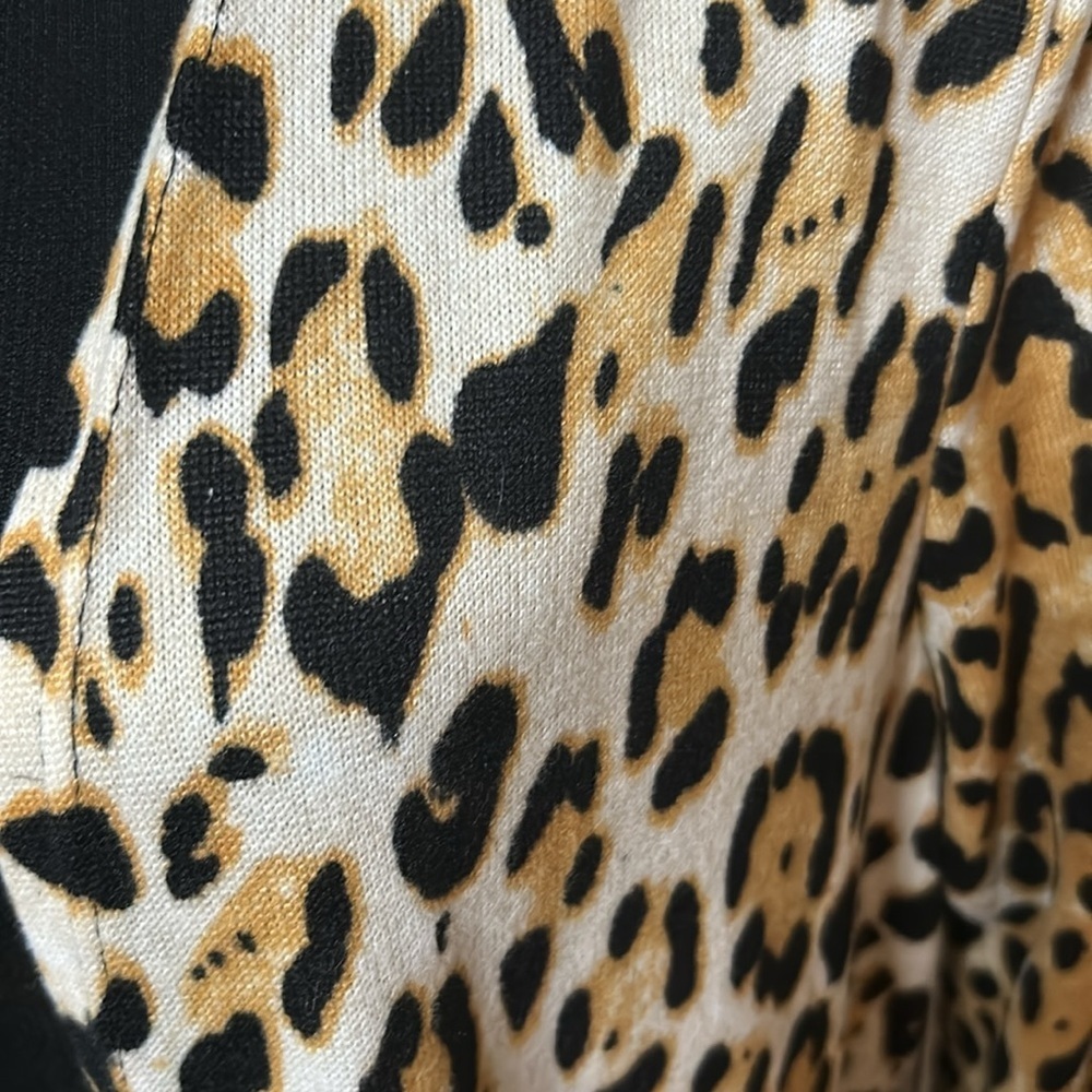 Leopard Print duster Availeable in sizes S, M & L - Picture 2 of 4
